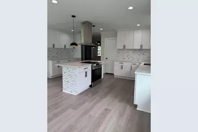 3022 South Drive, Groves, TX 77619 - Photo 10