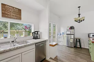 1621 & 1623 W Adoue St, Alvin, TX 77511 - Photo 6