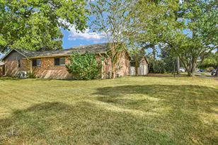 16103 Tibet Rd, Friendswood, TX 77546 - Photo 2