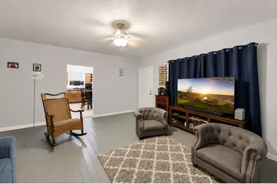 4323 Avenue R 1/2, Galveston, TX 77550 - Photo 4