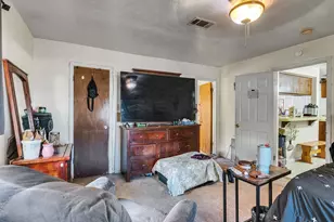 4323 Ave R 1/2, Galveston, TX 77550 - Photo 36