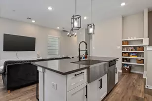 6721 Parker Oaks Ln, Houston, TX 77076 - Photo 12