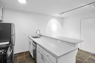 3602 Garrott Street St, Houston, TX 77006 - Photo 8