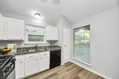 6715 Bluebottle Lane, Katy, TX 77449 - Photo 10