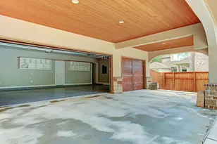 325 Bunker Hill Rd, Houston, TX 77024 - Photo 44