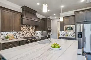 13050 Pebblebrook Dr, Houston, TX 77079 - Photo 14