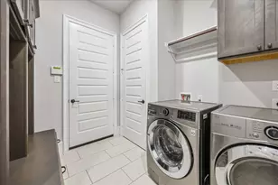 13050 Pebblebrook Dr, Houston, TX 77079 - Photo 32