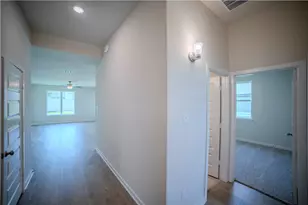 1402 Lk Rdg Dr, Brenham, TX 77833 - Photo 6