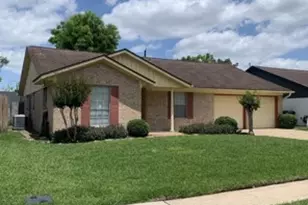 9715 Santa Monica Blvd, Houston, TX 77089 - Photo 2