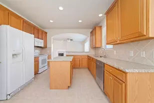 15111 Snow Hill Ct, Sugar Land, TX 77498 - Photo 14