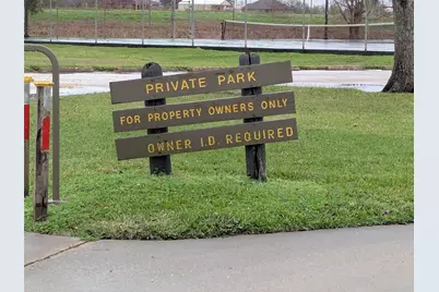 861 Longhorn Trail, Angleton, TX 77515 - Photo 4