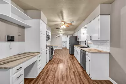 404 S 14th Street, West Columbia, TX 77486 - Photo 18