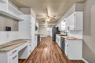 404 S 14th St, West Columbia, TX 77486 - Photo 18