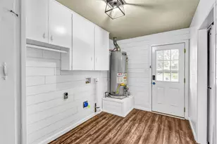 404 S 14th St, West Columbia, TX 77486 - Photo 26