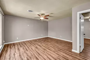 404 S 14th St, West Columbia, TX 77486 - Photo 12