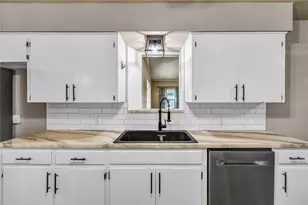 404 S 14th St, West Columbia, TX 77486 - Photo 20