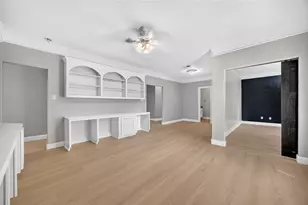 8438 Darlington Dr, Houston, TX 77028 - Photo 34