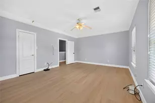 8438 Darlington Dr, Houston, TX 77028 - Photo 44