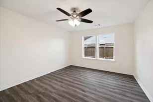 7907 Breda Dr, Baytown, TX 77521 - Photo 10