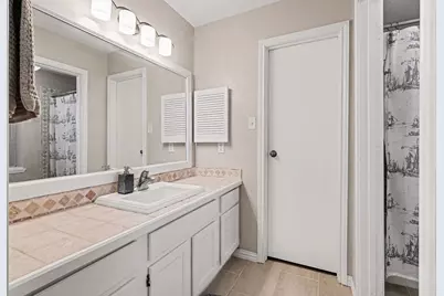 23 S Tallowberry Drive, The Woodlands, TX 77381 - Photo 16