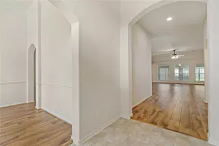 12804 Flat Creek Dr, Pearland, TX 77584 - Photo 2