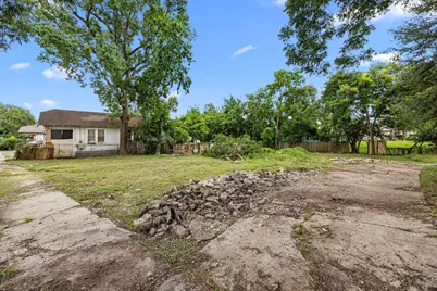 4924 Curtin Street, Houston, TX 77023 - Photo 10