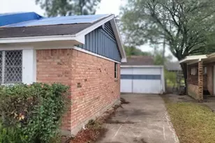 8318 Mattby St, Houston, TX 77061 - Photo 2