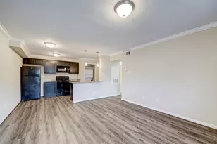 1600 W T C Jester Blvd, Houston, TX 77008 - Photo 2