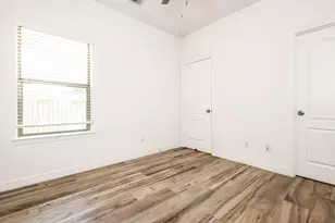 4655 Trembling Forest Ln, Houston, TX 77092 - Photo 16