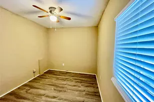 1814 Ave M 1/2, Galveston, TX 77550 - Photo 4