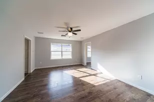3627 Tartan Ln, Houston, TX 77025 - Photo 10
