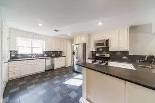 3627 Tartan Ln, Houston, TX 77025 - Photo 10