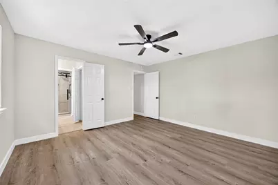2426 Woodsdale Boulevard, Houston, TX 77038 - Photo 22