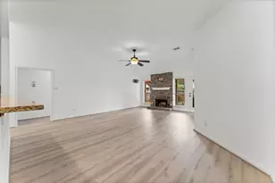 351 Fantasy Ln, Montgomery, TX 77356 - Photo 4