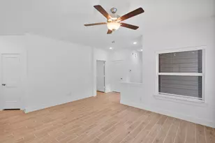 5259 Celestial Ct, Iowa Colony, TX 77583 - Photo 10