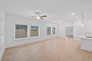 5259 Celestial Ct, Iowa Colony, TX 77583 - Photo 8
