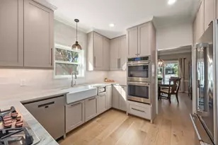 511 Anchorage Ln, Houston, TX 77079 - Photo 16