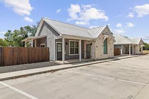 502 S Eagle St, Fredericksburg, TX 78624 - Photo 1