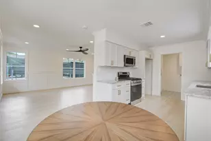 9822 Thorn St, Houston, TX 77078 - Photo 12