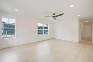 9822 Thorn St, Houston, TX 77078 - Photo 10
