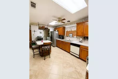 7565 Silver Star Road, Sour Lake, TX 77659 - Photo 8