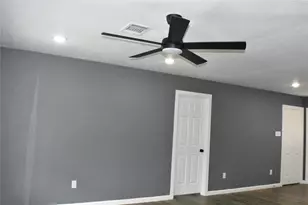 204 Texas, Daisetta, TX 77533 - Photo 6