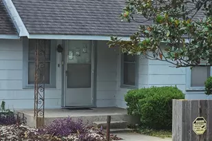 817 S Main St, Highlands, TX 77562 - Photo 4