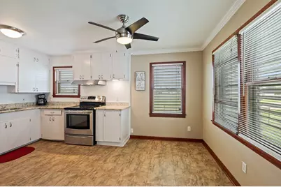 6728 Ave Q, Galveston, TX 77551 - Photo 4