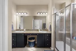 1045 W 22nd St, Houston, TX 77008 - Photo 26