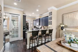 1045 W 22nd St, Houston, TX 77008 - Photo 12