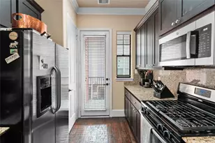 1045 W 22nd St, Houston, TX 77008 - Photo 14