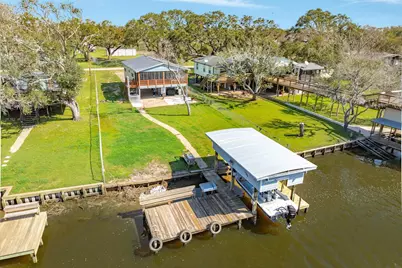 1331 Private Road 652, Sargent, TX 77414 - Photo 1