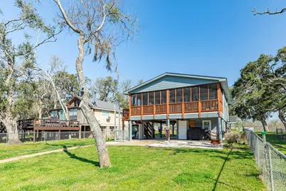 1331 Private Road 652, Sargent, TX 77414 - Photo 2