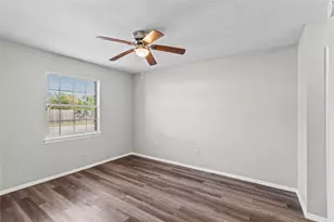 2202 16th Ave N, Texas City, TX 77590 - Photo 14